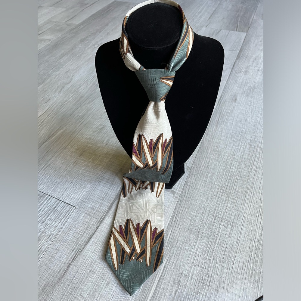 Urban Canvas Tie